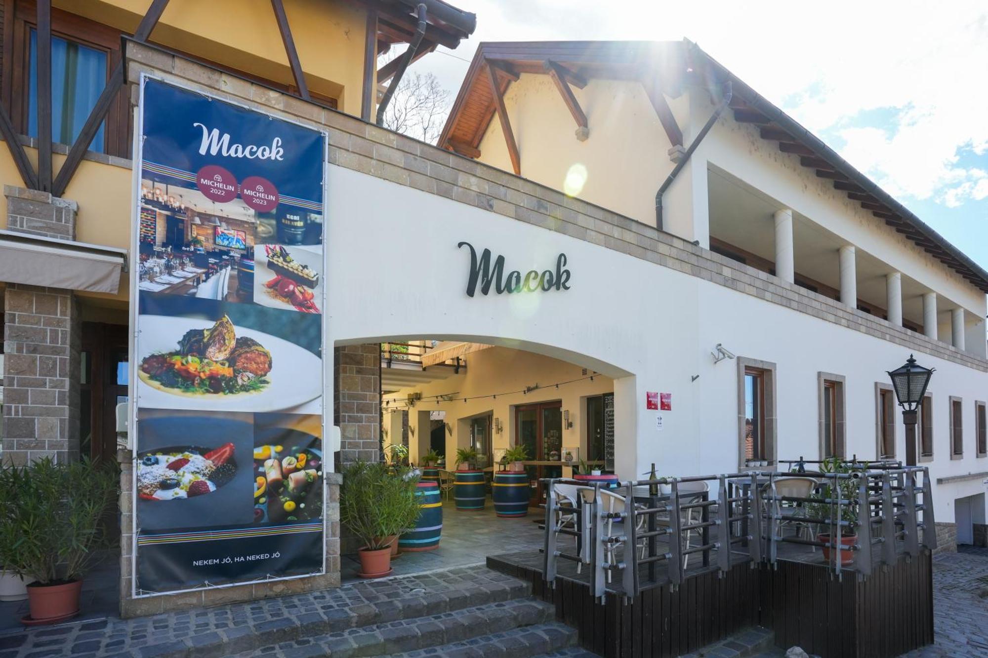 Imola Udvarhaz Dessert Hotel Eger Eksteriør billede