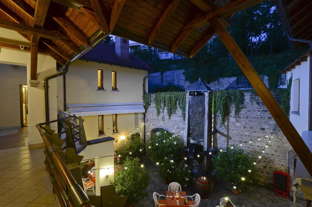 Imola Udvarhaz Dessert Hotel Eger Eksteriør billede